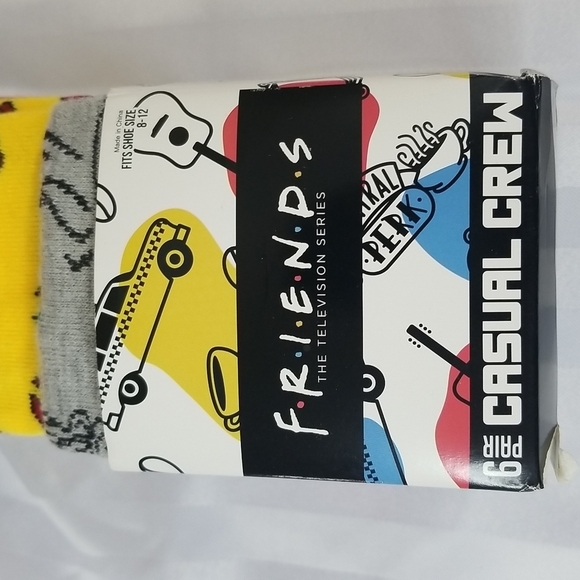 FRIENDS THE TV SERIES 6 PAIR CASUAL CREW SOCKS - Picture 2 of 6